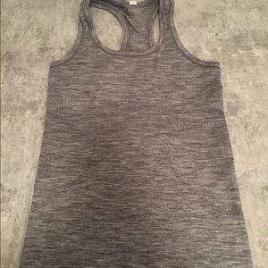 Lululemon size 4 tank